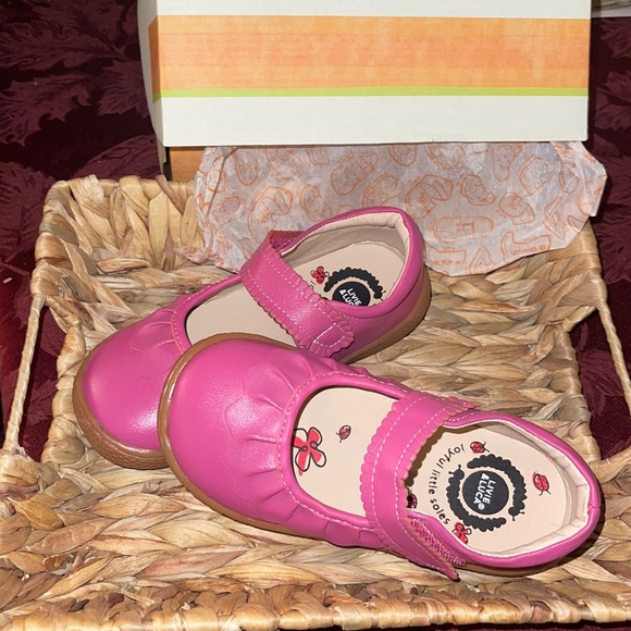 Livie and Luca Ruche Dress Shoes Sandals Fuchsia Color NIB - Picture 3 of 6
